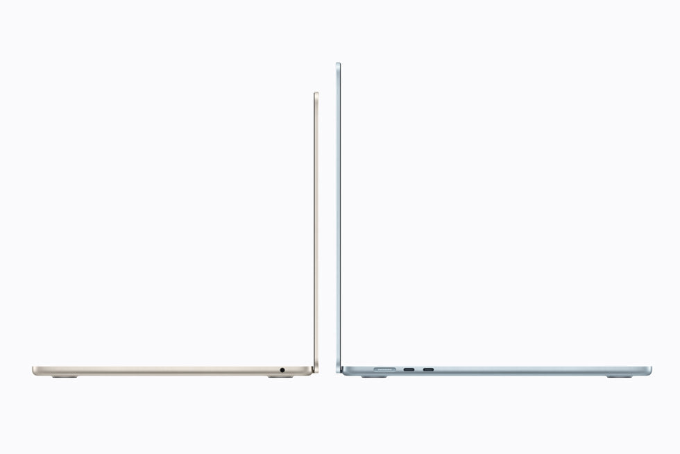 MacBook Air 13 e 15 polegadas com M5 lado a lado em starlight e sky blue
