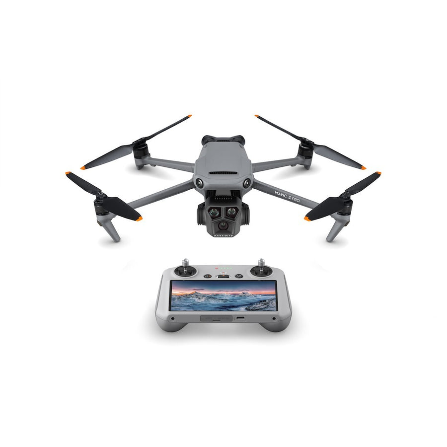 DJI Mavic 3 Pro with DJI RC Triple-Camera — Seminovo