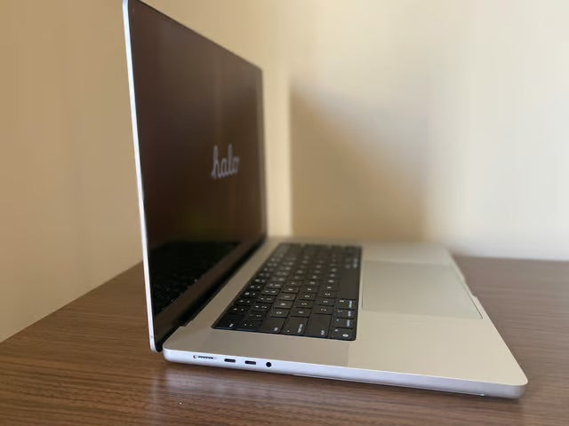 MacBook Pro 14″
